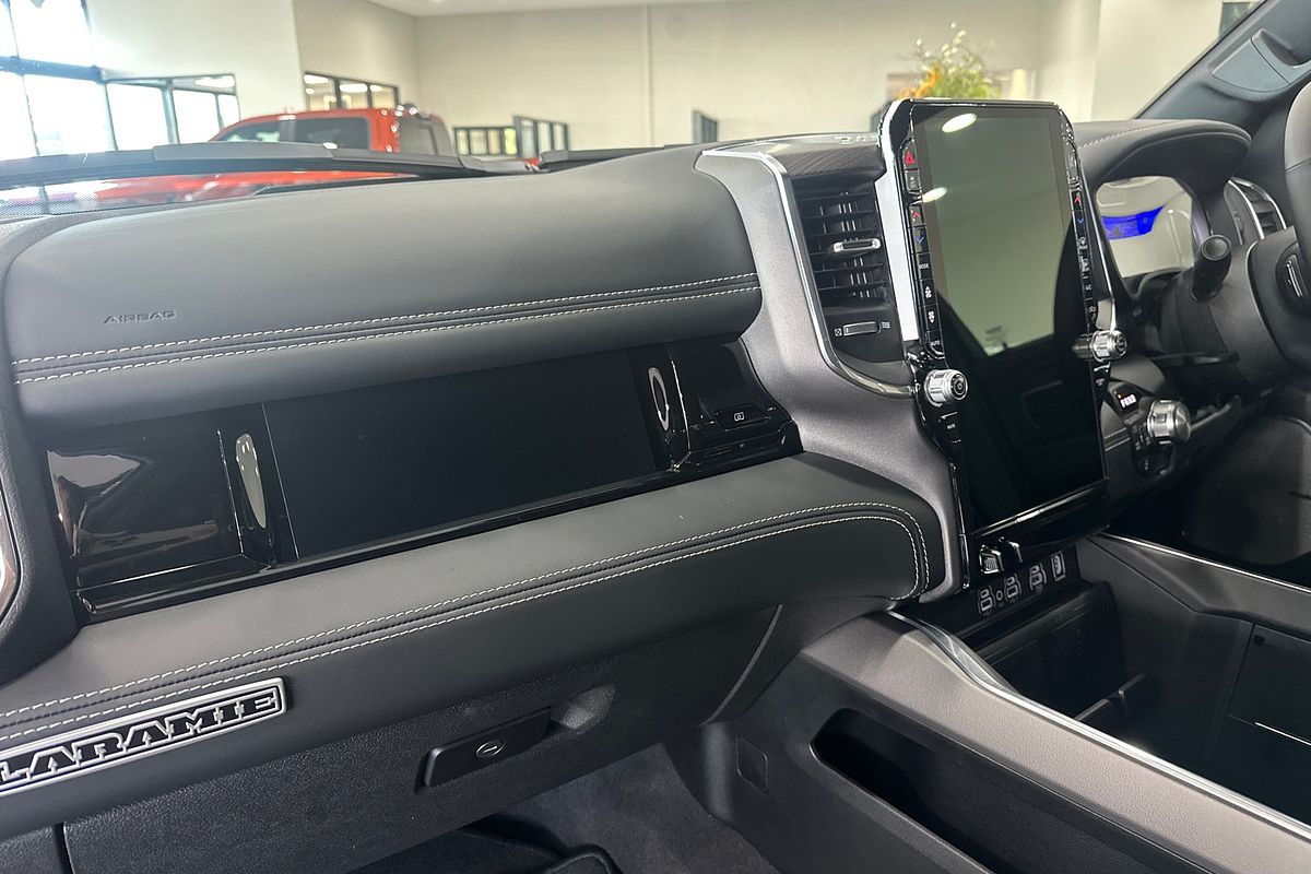 2025 RAM 1500 Laramie Sport Hurricane SO RamBox DT 4X4 SWB