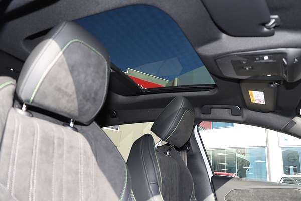 2025 Peugeot 308 GT Hybrid P51