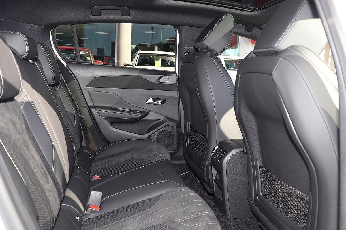 2025 Peugeot 308 GT Hybrid P51