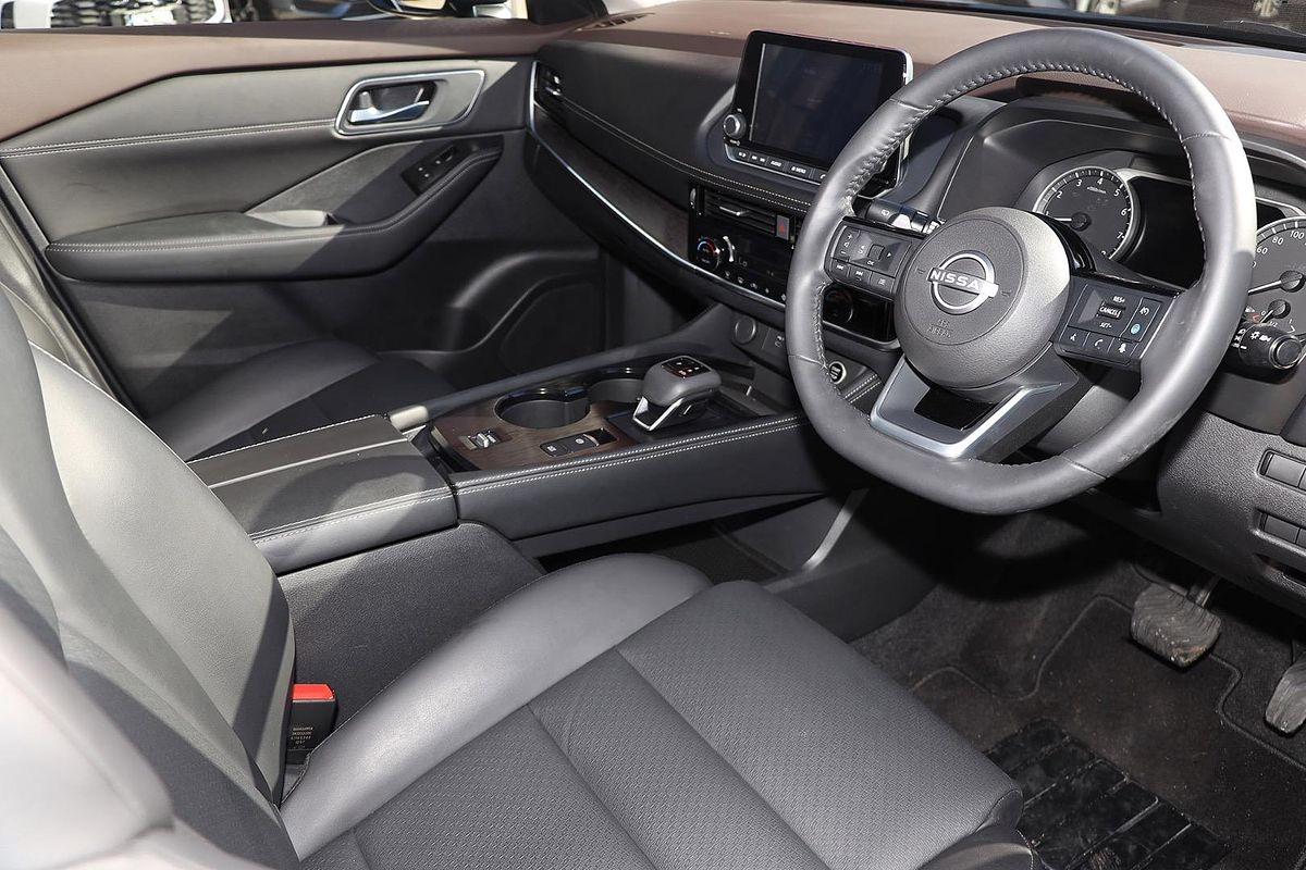 2024 Nissan X-TRAIL ST-L T33