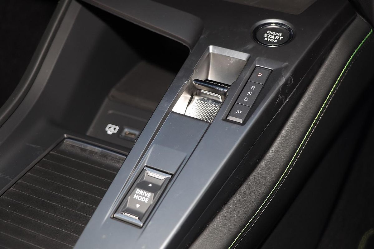 2025 Peugeot 308 GT Hybrid P51