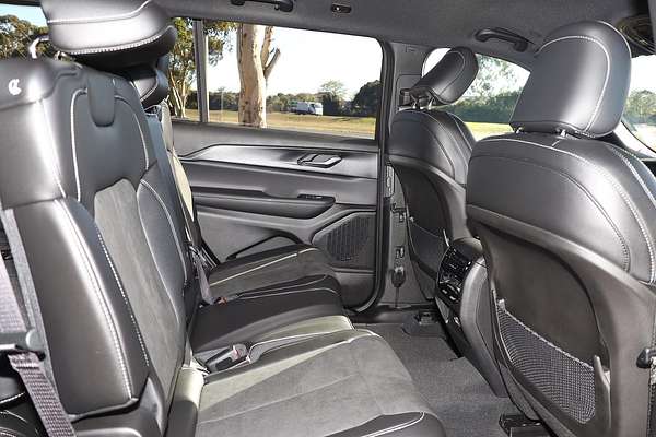2023 Jeep Grand Cherokee Night Eagle WL