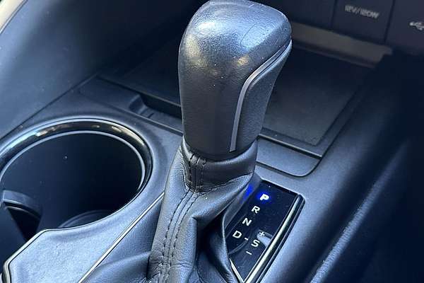 2022 Toyota Camry Ascent Sport AXVH70R