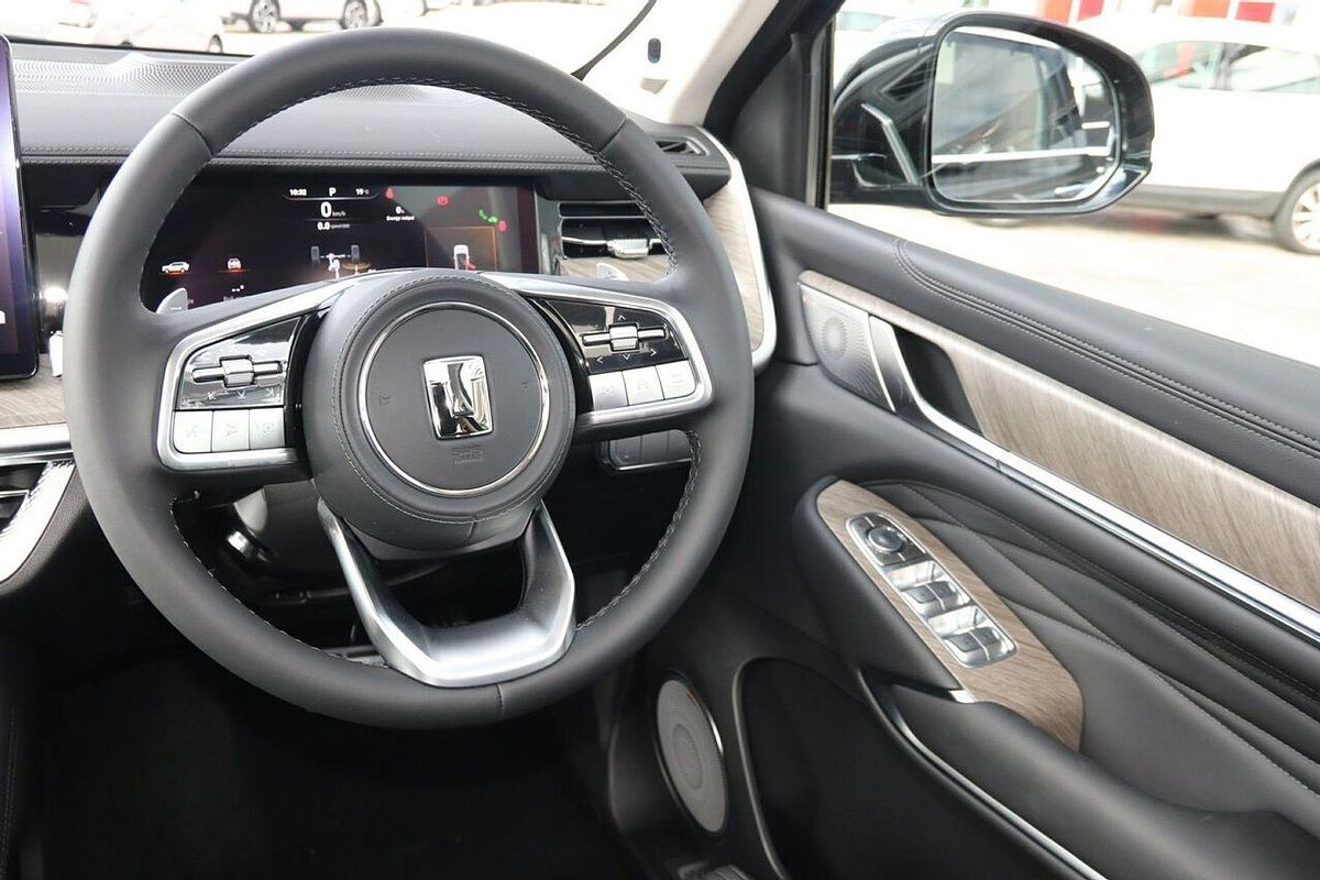 2025 GWM Tank 500 Ultra Hybrid P03