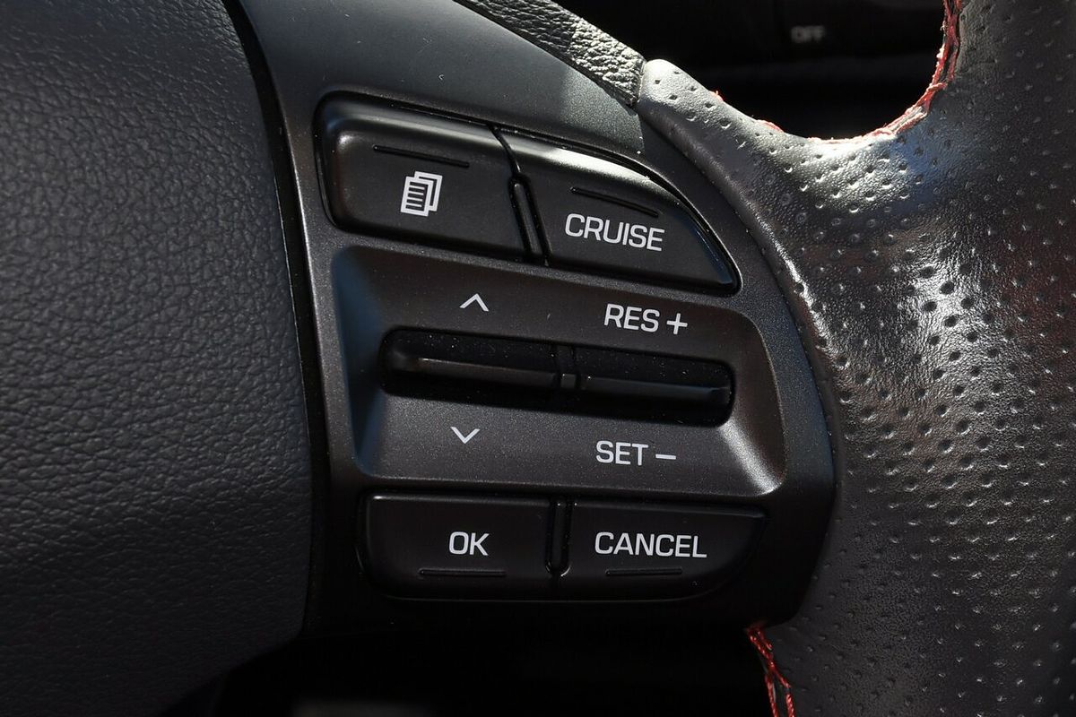 2017 Hyundai Elantra SR Turbo AD