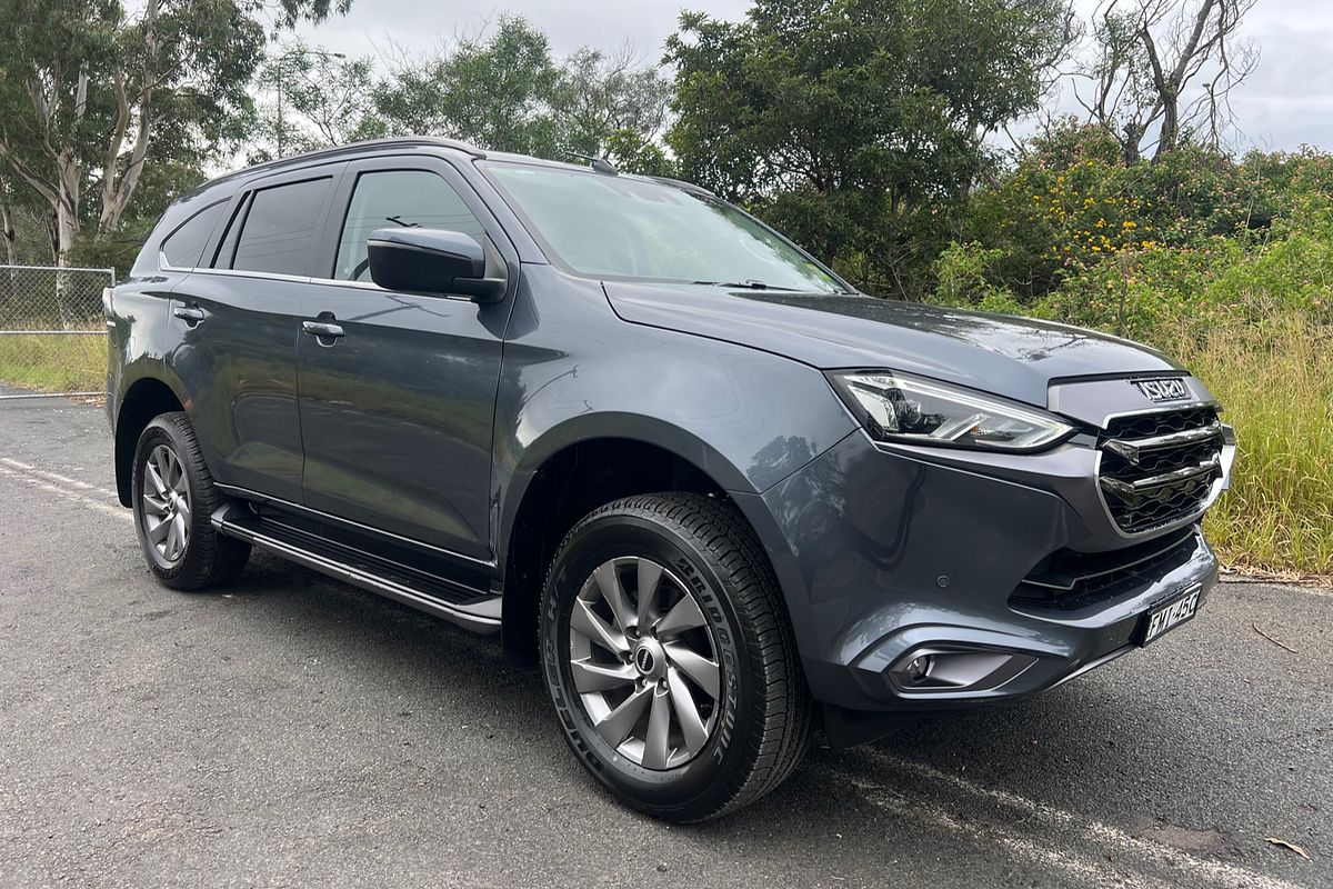 2022 Isuzu MU-X LS-U