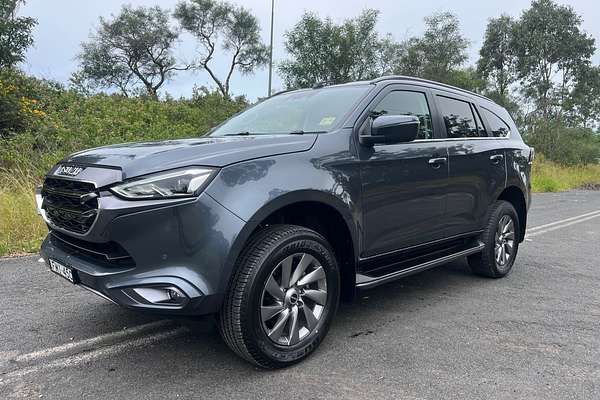 2022 Isuzu MU-X LS-U