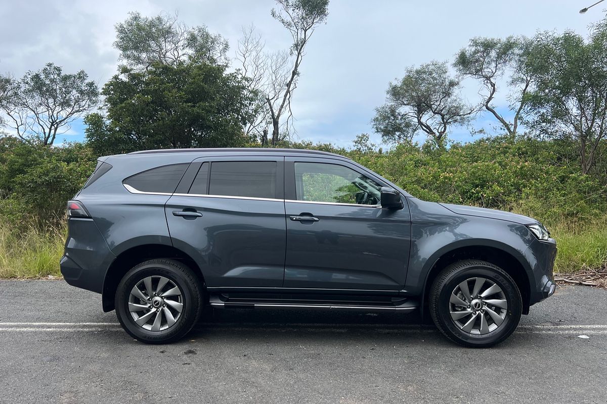2022 Isuzu MU-X LS-U