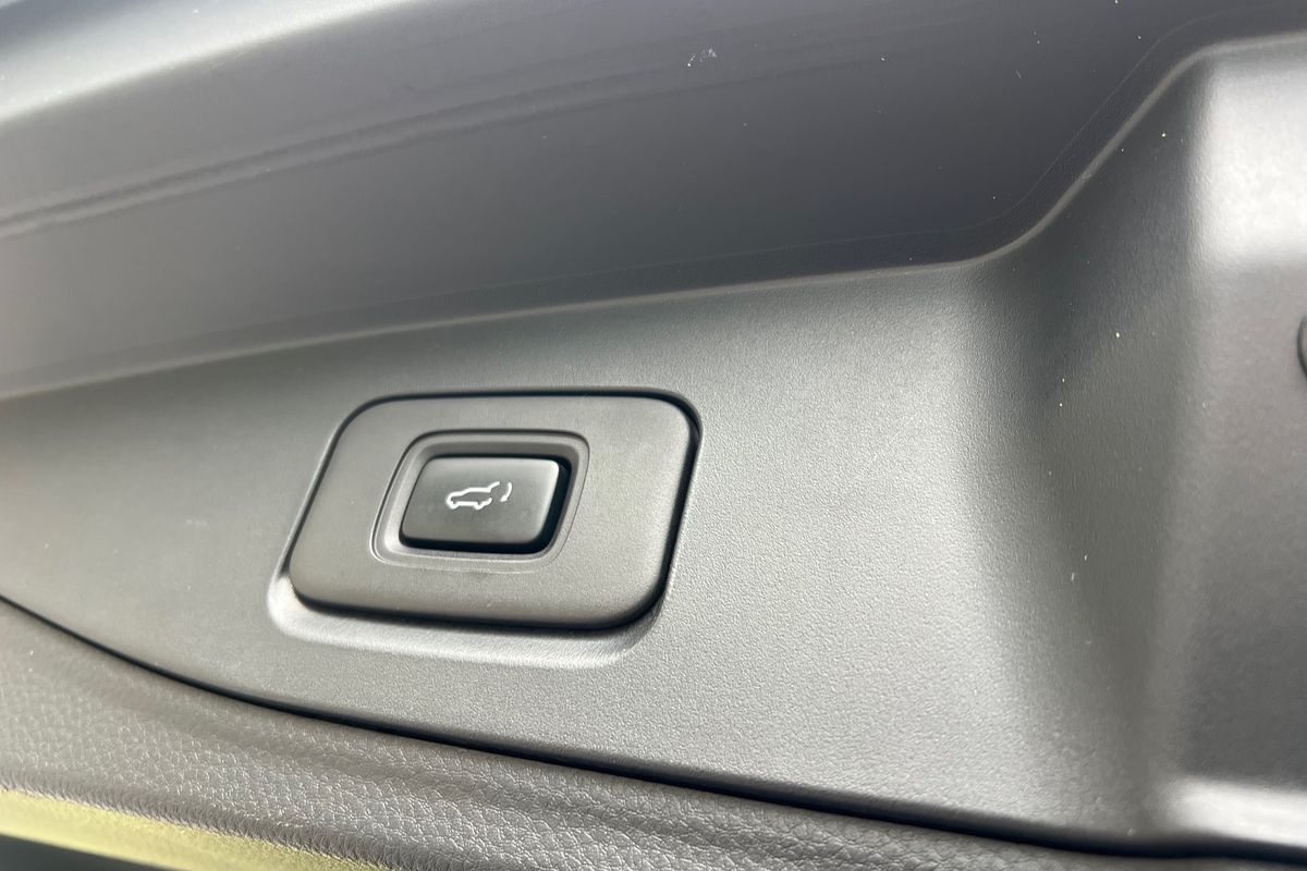 2022 Isuzu MU-X LS-U