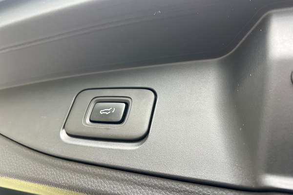 2022 Isuzu MU-X LS-U