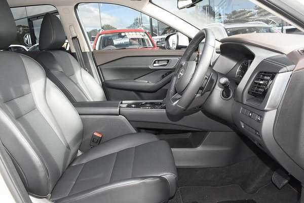 2024 Nissan X-TRAIL ST-L T33
