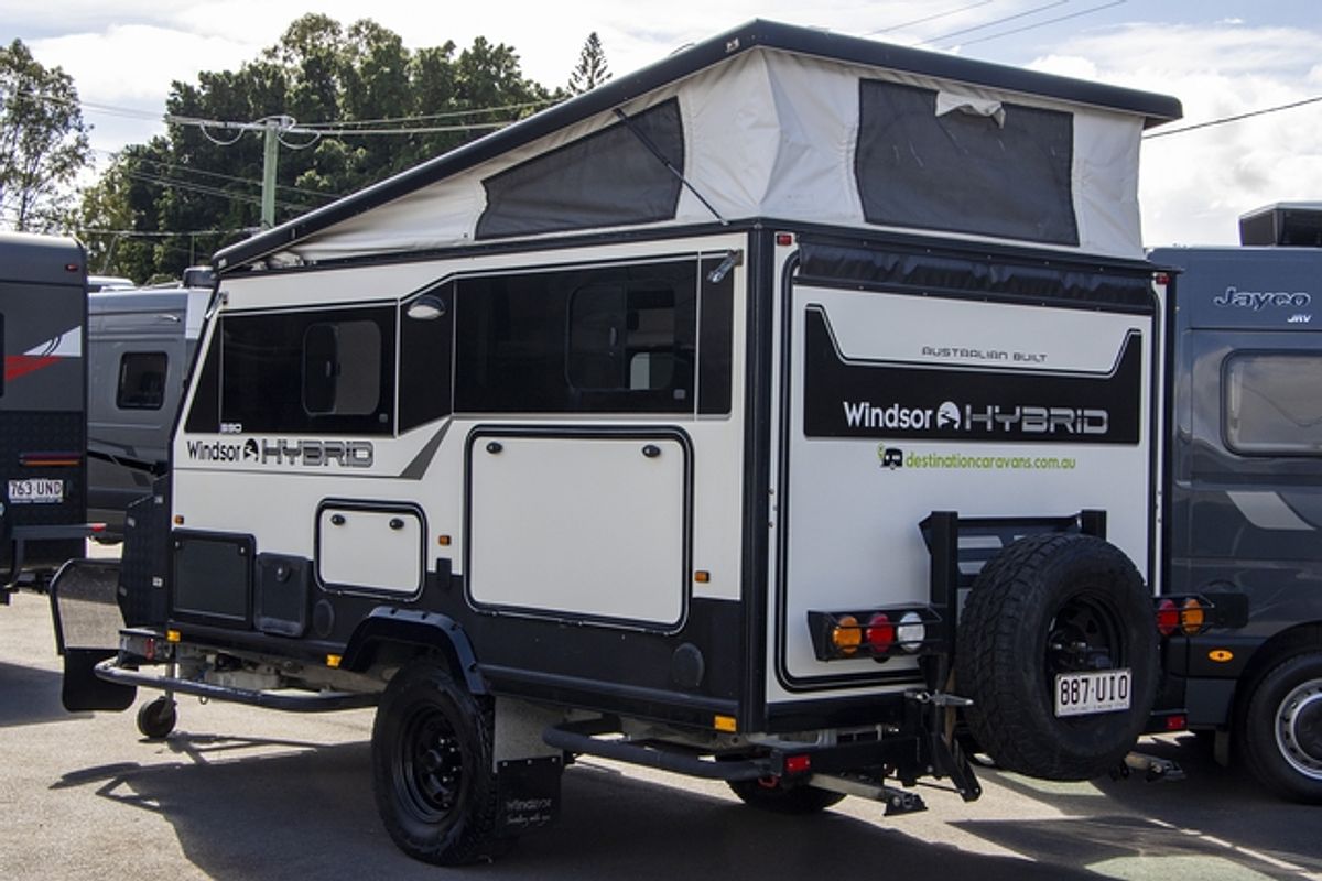 2017 Windsor HYBRID POP TOP H390XC