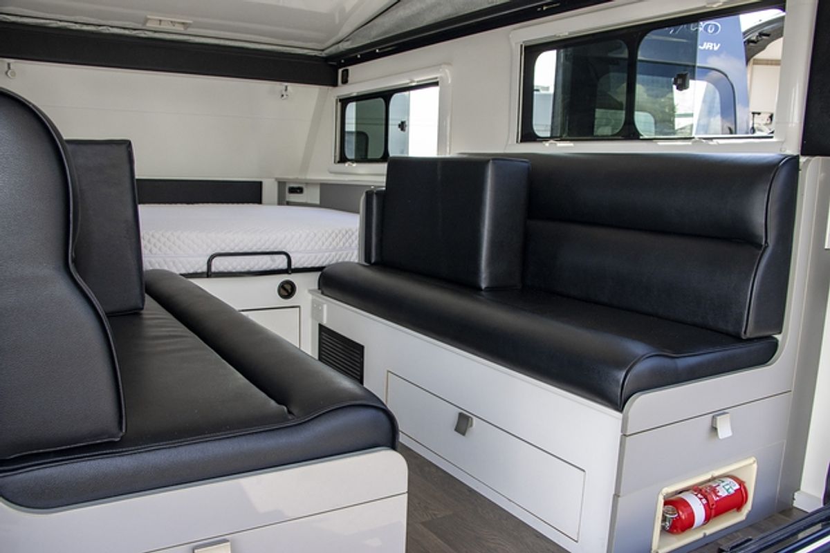 2017 Windsor HYBRID POP TOP H390XC