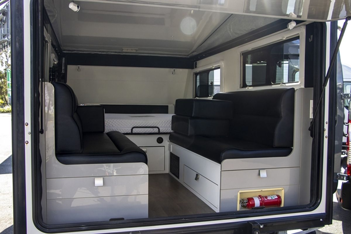 2017 Windsor HYBRID POP TOP H390XC