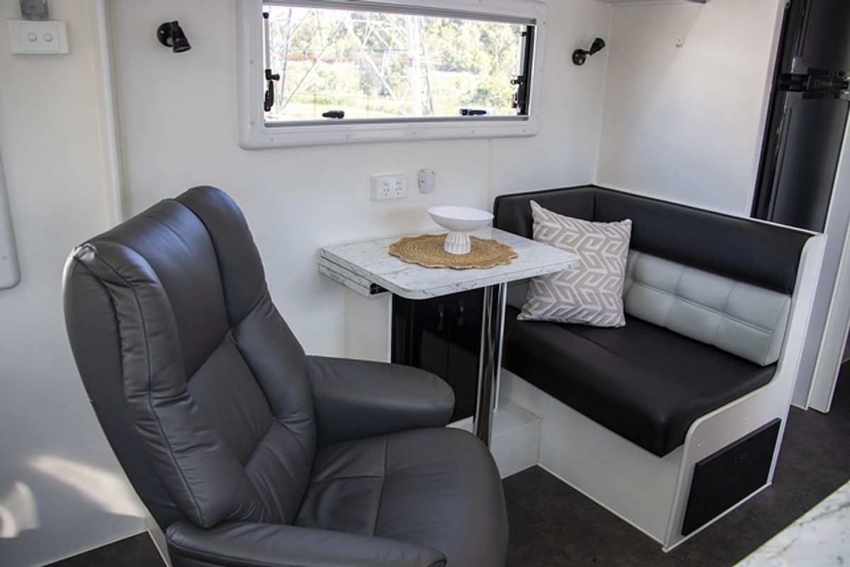 2022 Network RV Caravans TERRAIN TUFF CARAVAN *21'6 L LO