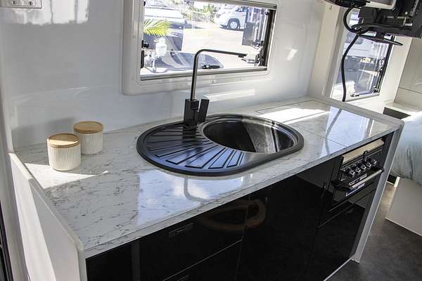 2022 Network RV Caravans TERRAIN TUFF CARAVAN *21'6 L LO