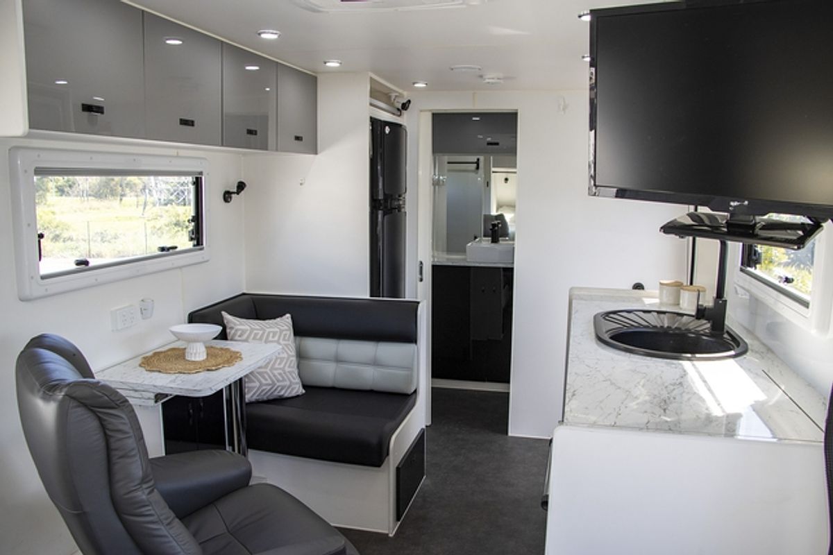 2022 Network RV Caravans TERRAIN TUFF CARAVAN *21'6 L LO