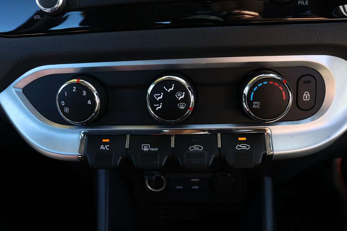 2015 Kia Rio S UB