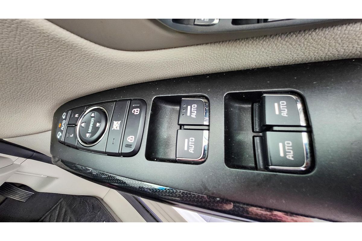 2018 Kia Carnival Si YP