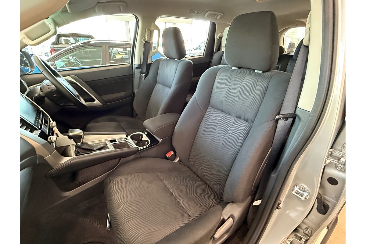2023 Mitsubishi Pajero Sport GLX QF