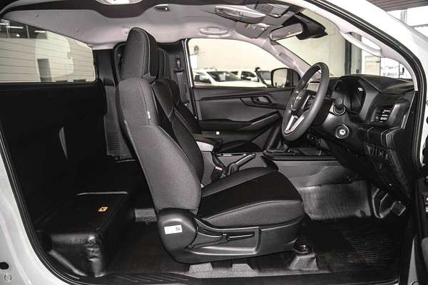 2025 Isuzu D-MAX SX 4X4