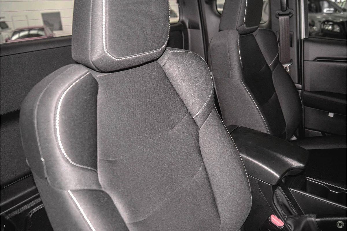 2025 Isuzu D-MAX SX 4X4