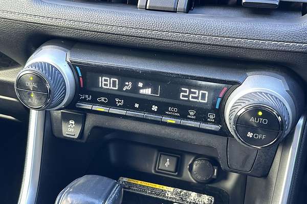 2020 Toyota RAV4 GXL MXAA52R