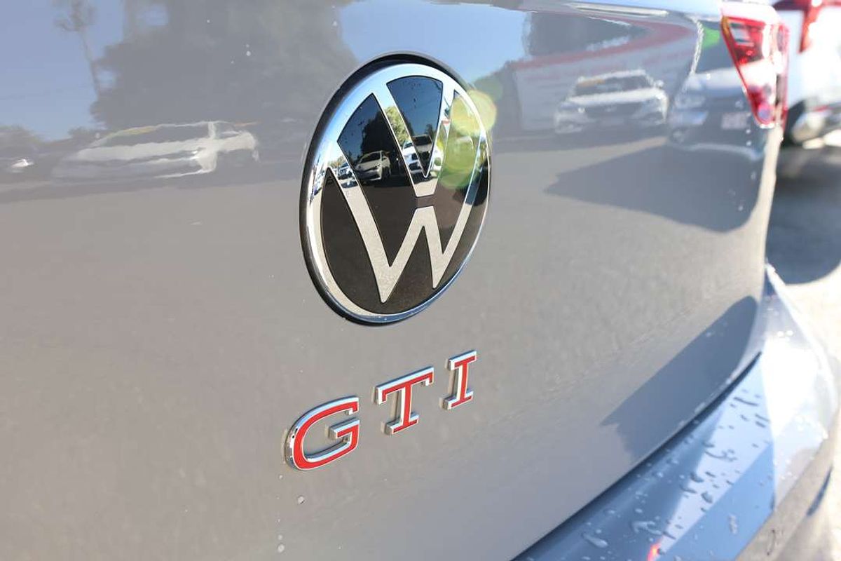 2023 Volkswagen Golf GTI 8