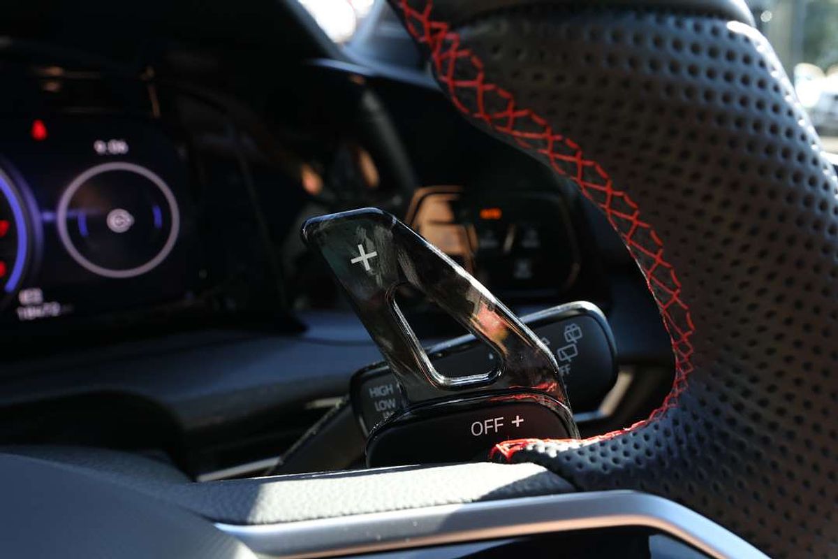 2023 Volkswagen Golf GTI 8