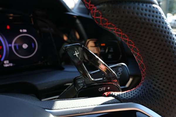 2023 Volkswagen Golf GTI 8