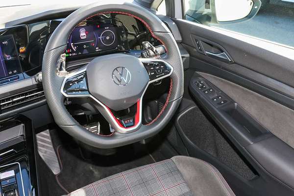 2023 Volkswagen Golf GTI 8
