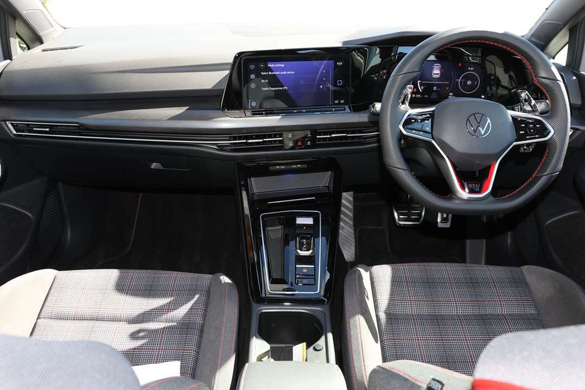 2023 Volkswagen Golf GTI 8