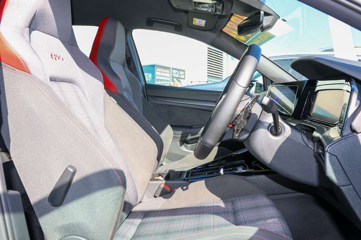 2023 Volkswagen Golf GTI 8