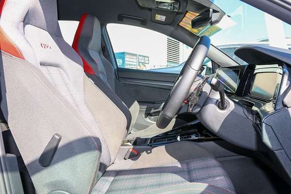 2023 Volkswagen Golf GTI 8