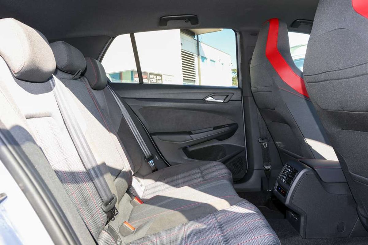 2023 Volkswagen Golf GTI 8