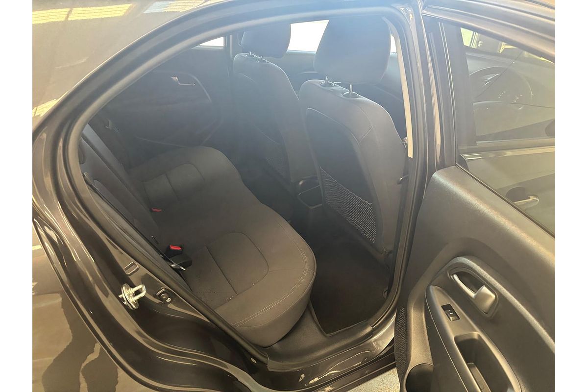 2013 Kia Rio S UB