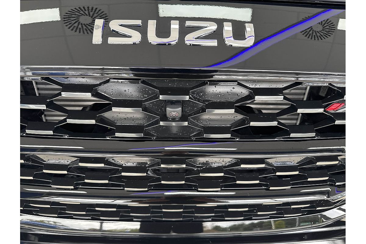 2025 Isuzu MU-X X-TERRAIN