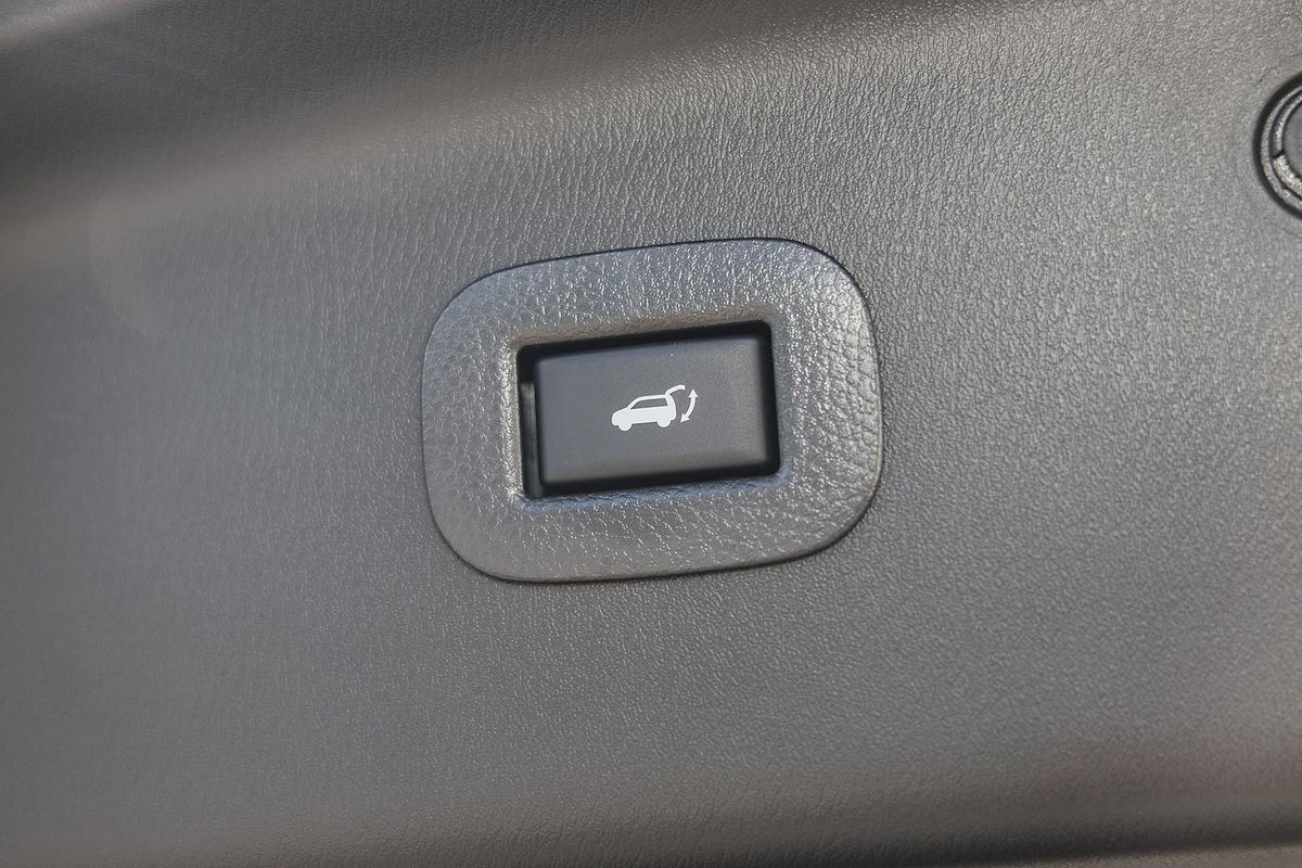 2025 Nissan Patrol Ti-L Y62