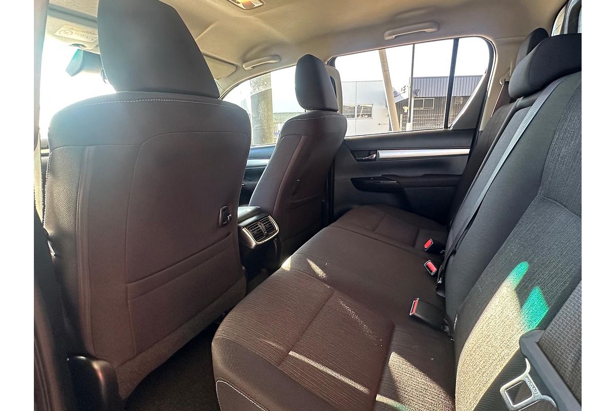 2020 Toyota Hilux SR5 GUN126R 4X4