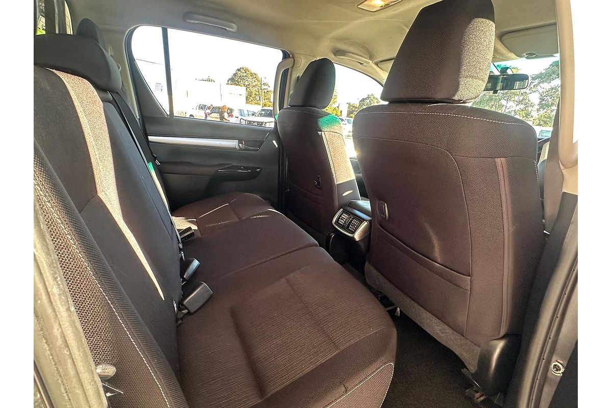 2020 Toyota Hilux SR5 GUN126R 4X4