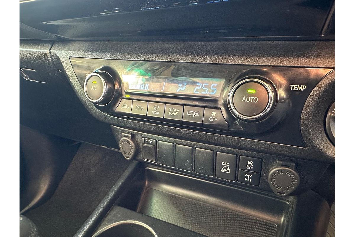 2020 Toyota Hilux SR5 GUN126R 4X4