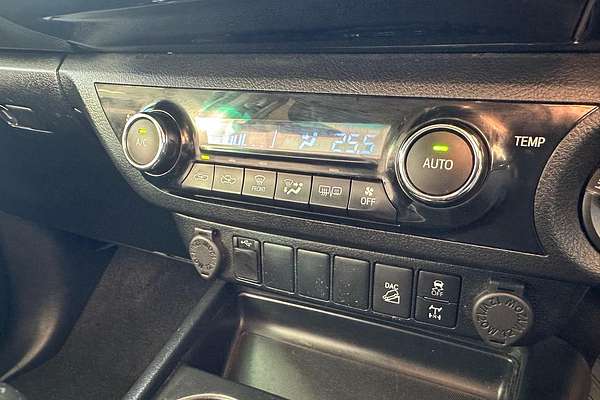 2020 Toyota Hilux SR5 GUN126R 4X4