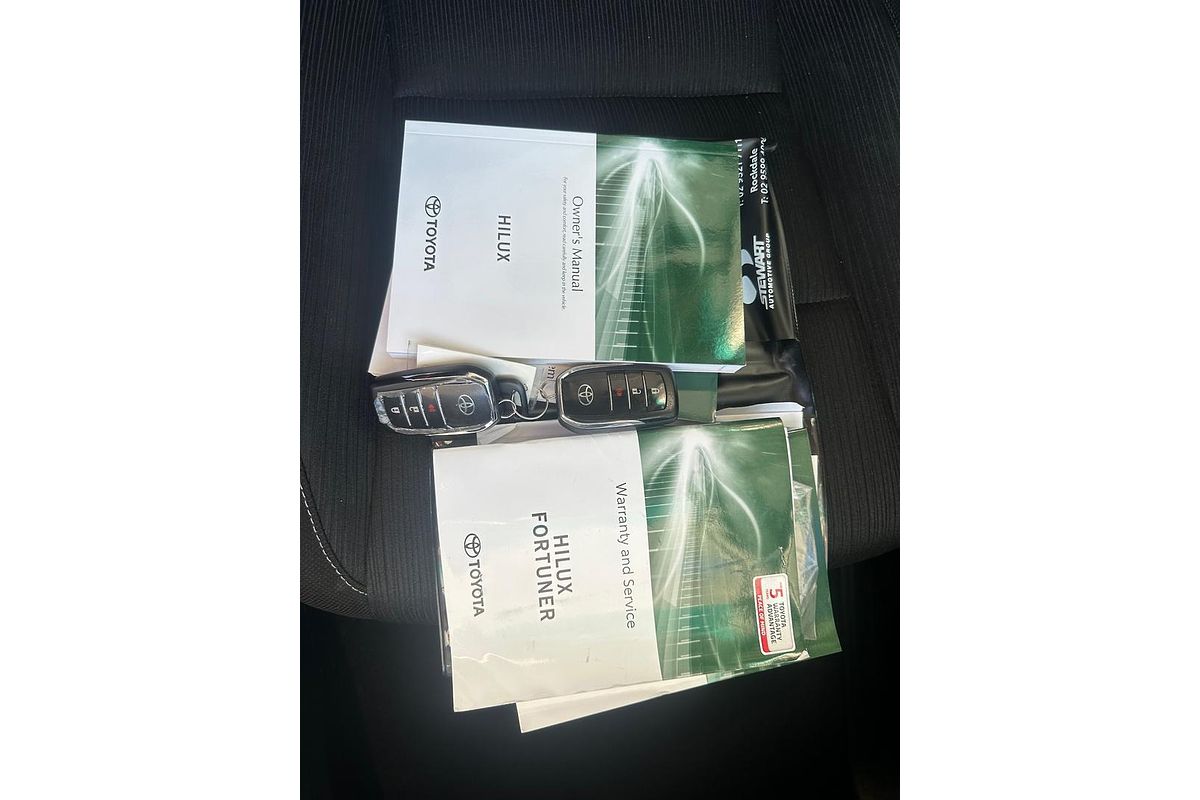 2020 Toyota Hilux SR5 GUN126R 4X4