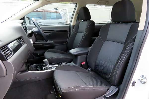 2020 Mitsubishi Outlander ES ADAS ZL