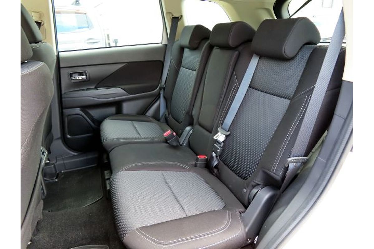 2020 Mitsubishi Outlander ES ADAS ZL