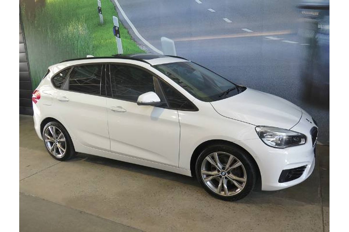 2015 BMW 2 Series 220i Sport Line F45