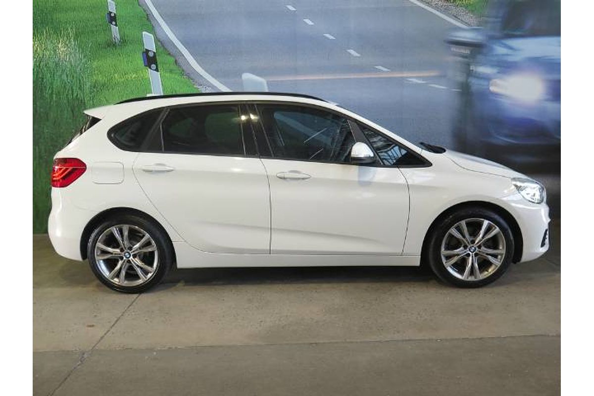 2015 BMW 2 Series 220i Sport Line F45