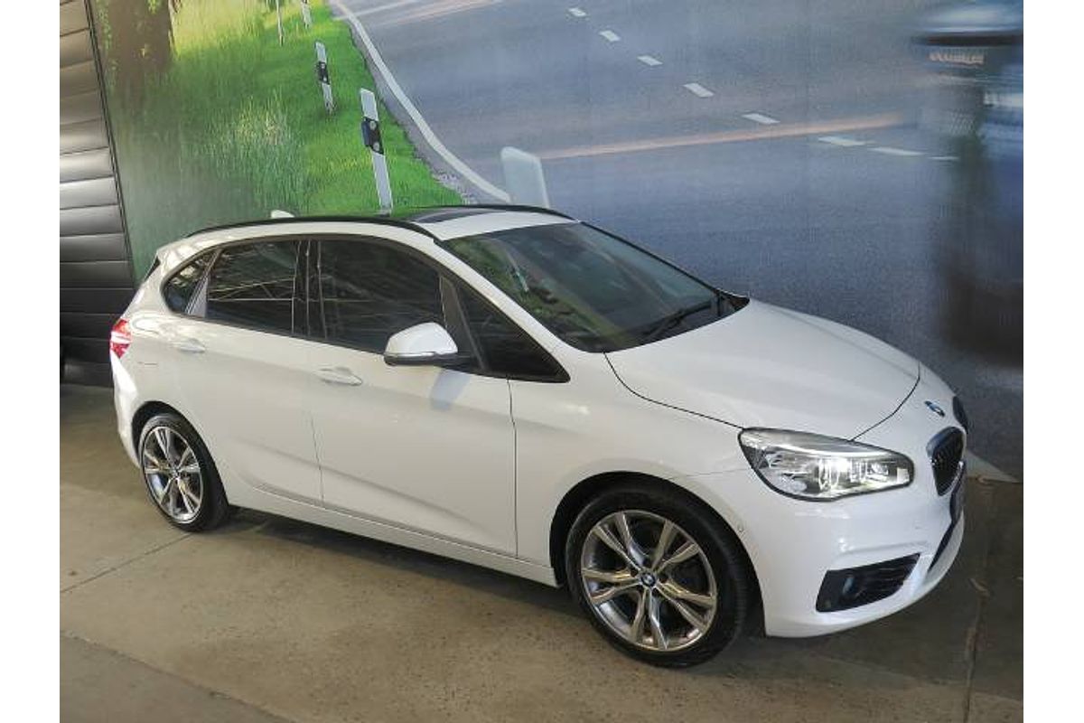 2015 BMW 2 Series 220i Sport Line F45