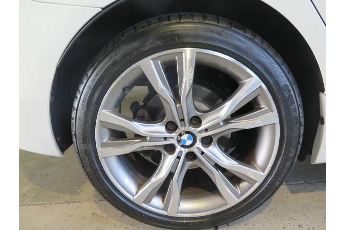 2015 BMW 2 Series 220i Sport Line F45