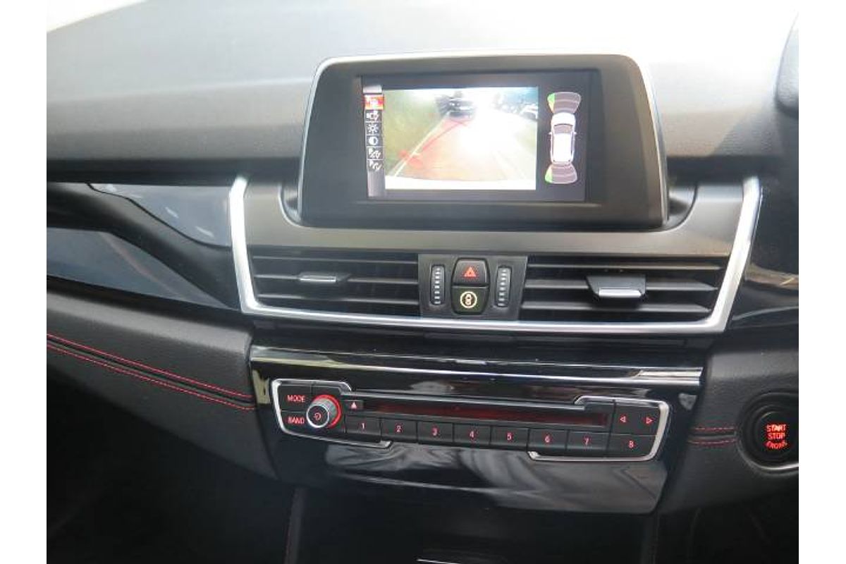 2015 BMW 2 Series 220i Sport Line F45